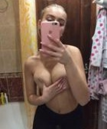 Погрузись в мир страсти и удовольствия со мной. 🌟 Мои услуги охватывают все твои фантазии: классический секс, оральные ласки, анальный секс и многое другое. 💋 Мои возможности безграничны, позволь мне удовлетворить все твои желания. 😈 У меня есть отличные отзывы, которые подтверждают мою эффективность и профессионализм. 🌟 Каждая минута со мной станет незабываемой, я привнесу яркость и страсть в твою жизнь. 🌹 И, конечно же, прикреплено несколько фото, чтобы ты мог увидеть, насколько я красива и сексуальна. Жду встречи с тобой в Москве для незабываемых моментов! 💋 Раиса